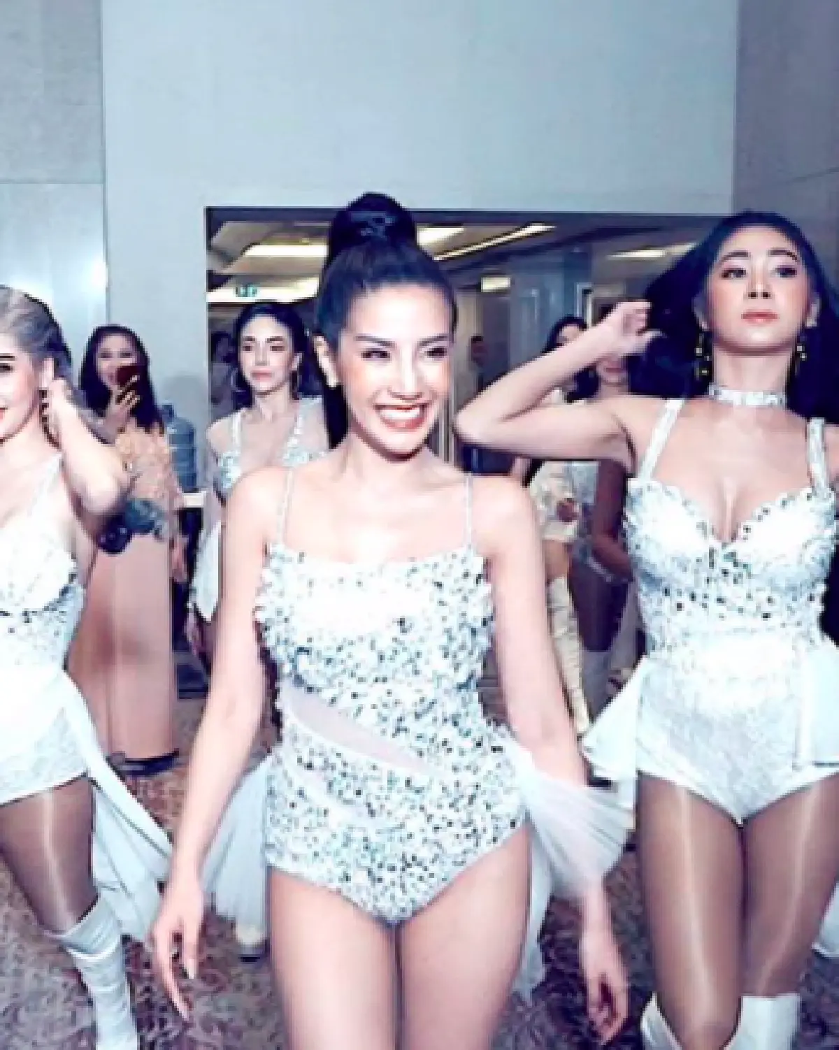 อาฟเตอร์ปาร์ตี้ “ใบเตย-ดีเจแมน” แซ่บจัดหนักสนุกเวอร์ ฝ่ายสาวไม่ทิ้งคอนเซ็ปต์สั้นเสมอหู