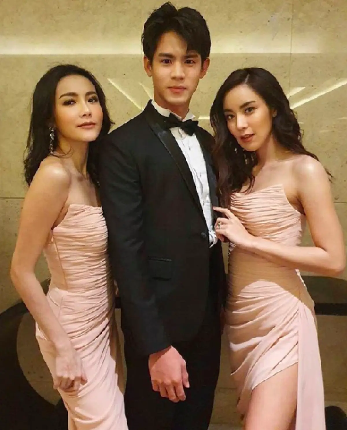เก็บตกภาพคนบันเทิงร่วมเป็นสักขีพยานงานแต่ง “ดีเจแมน-ใบเตย”