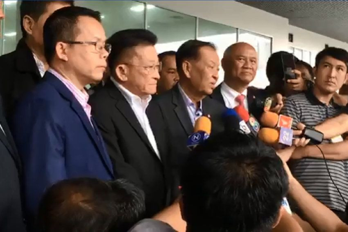 7พรรคร่วมฝ่ายค้านแจ้งเอาผิด "แม่ทัพภาค4-เจ้าหน้าที่กอ.รมน." ฐานแจ้งความเท็จ 7พรรคร่วมฝ่ายค้านแจ้งเอาผิด "แม่ทัพภาค4-เจ้าหน้าที่กอ.รมน." ฐานแจ้งความเท็จ