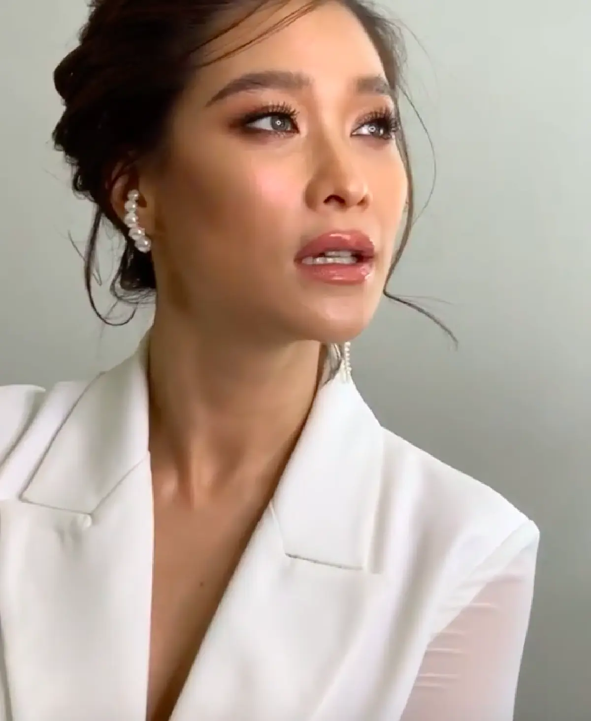 "น้องฉัตร"  จัดเมคอัพเนรมิตความสวยให้ "พลอย เฌอมาลย์" ตาหวานหยาดเยิ้มมาก