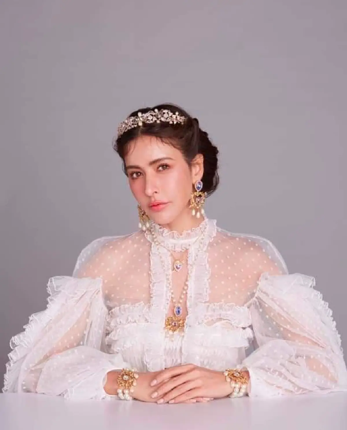 สมฉายาเจ้าหญิง! “ริต้า” สวยเลอค่าเกินบรรยาย สมบูรณ์แบบไปทุกอย่าง