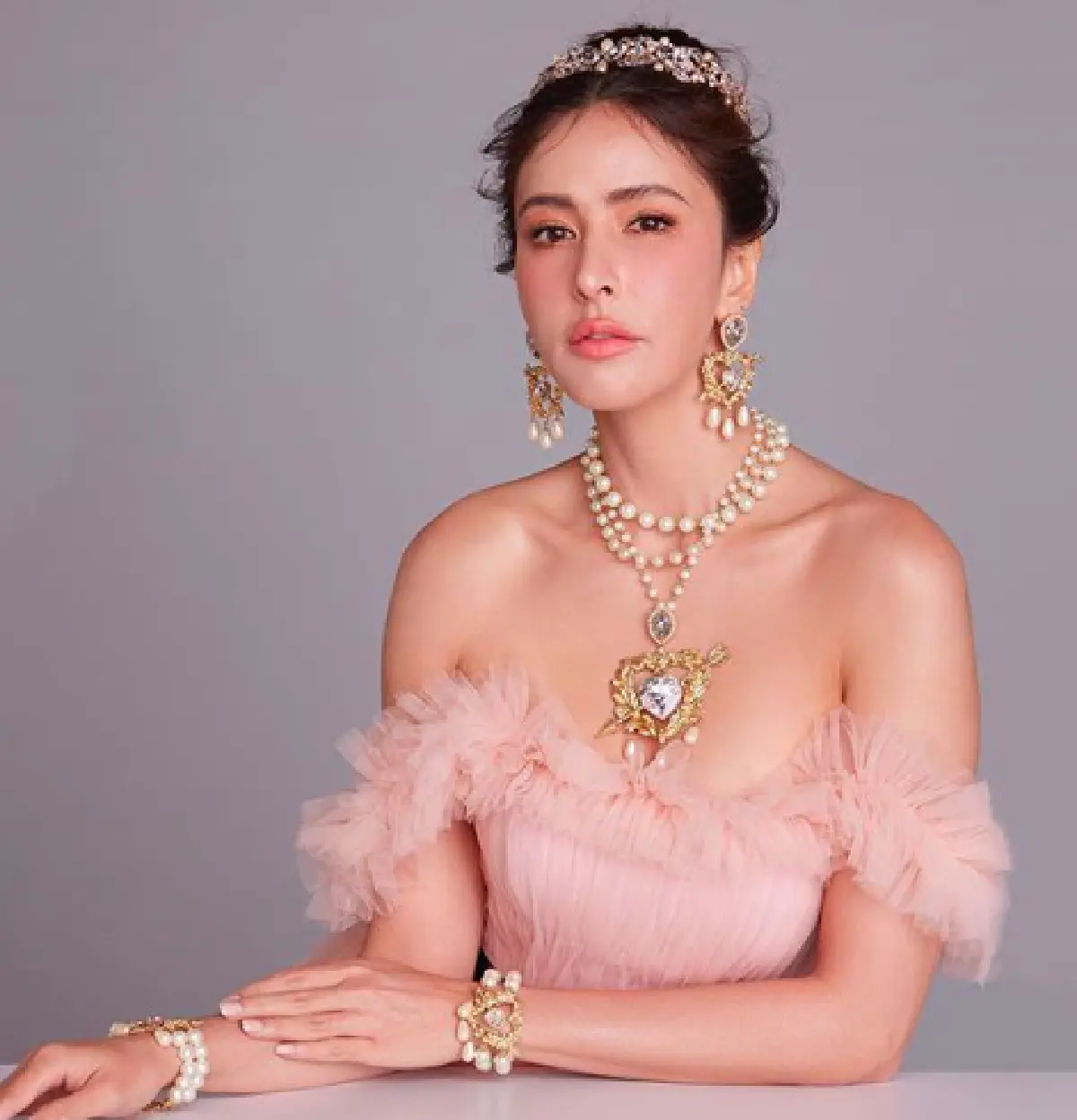 สมฉายาเจ้าหญิง! “ริต้า” สวยเลอค่าเกินบรรยาย สมบูรณ์แบบไปทุกอย่าง