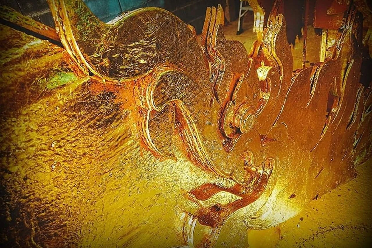 วัดดังสุราษฎร์ฯแต่งรถพนมพระทำจากทองคำเปลว1แสนแผ่น