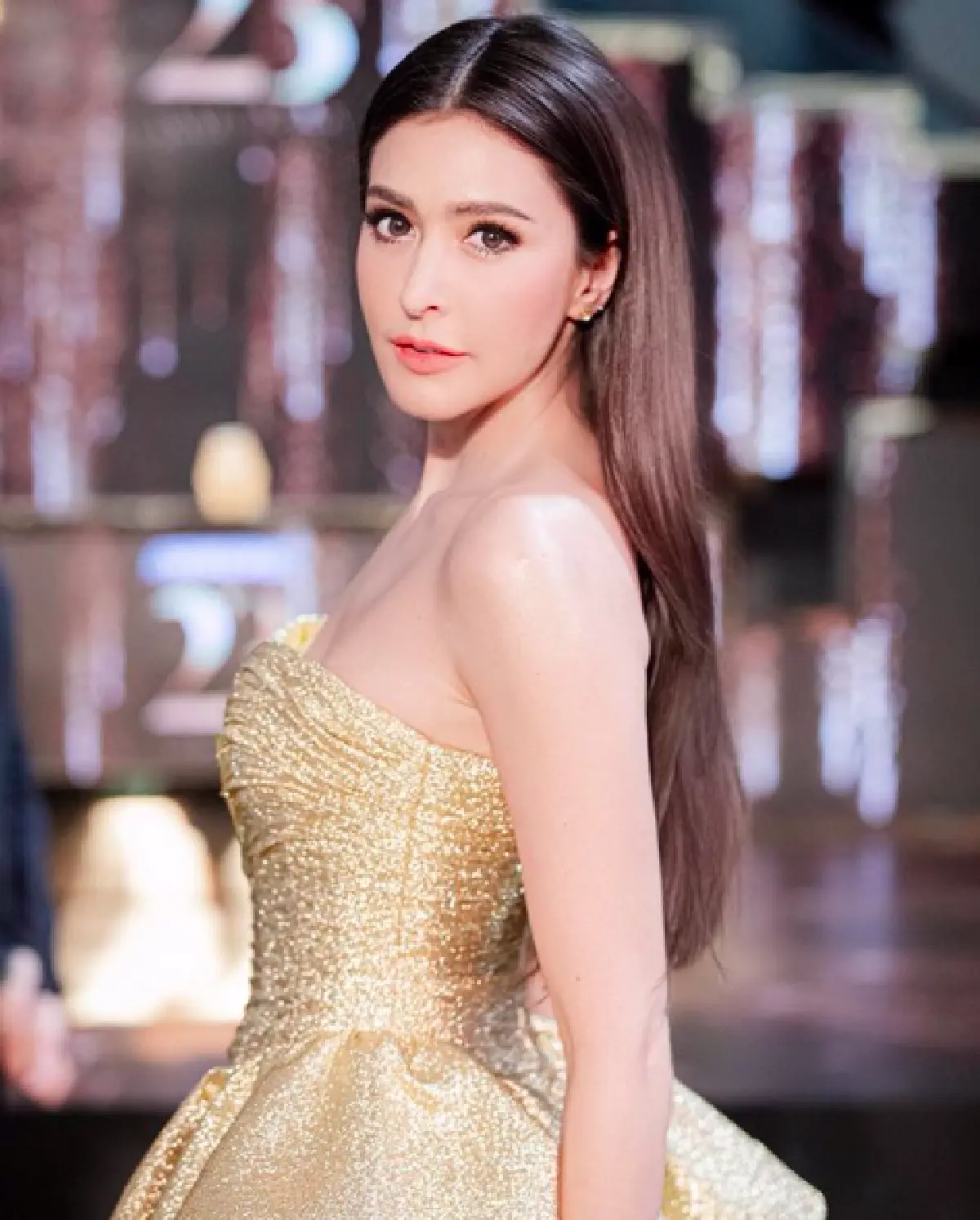 สมฉายาเจ้าหญิง! “ริต้า” สวยเลอค่าเกินบรรยาย สมบูรณ์แบบไปทุกอย่าง