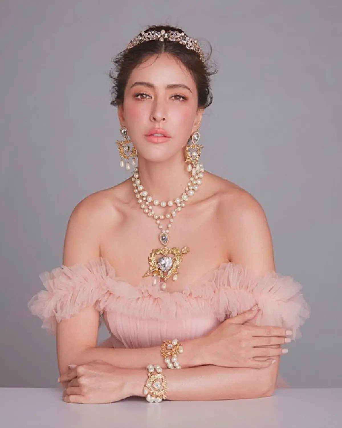 สมฉายาเจ้าหญิง! “ริต้า” สวยเลอค่าเกินบรรยาย สมบูรณ์แบบไปทุกอย่าง