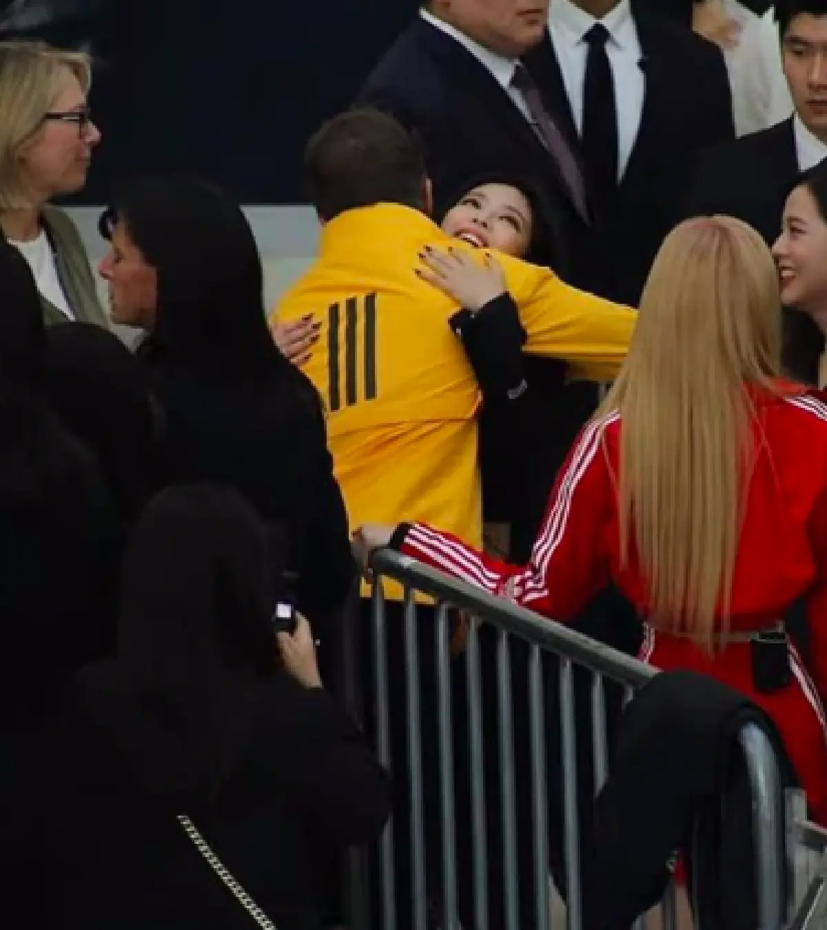 กรี๊ดลั่นเกาหลี! กับโมเมนท์ระหว่าง "David Beckham” และ 4 สาว “BLACKPINK” ในงานอีเว้นท์