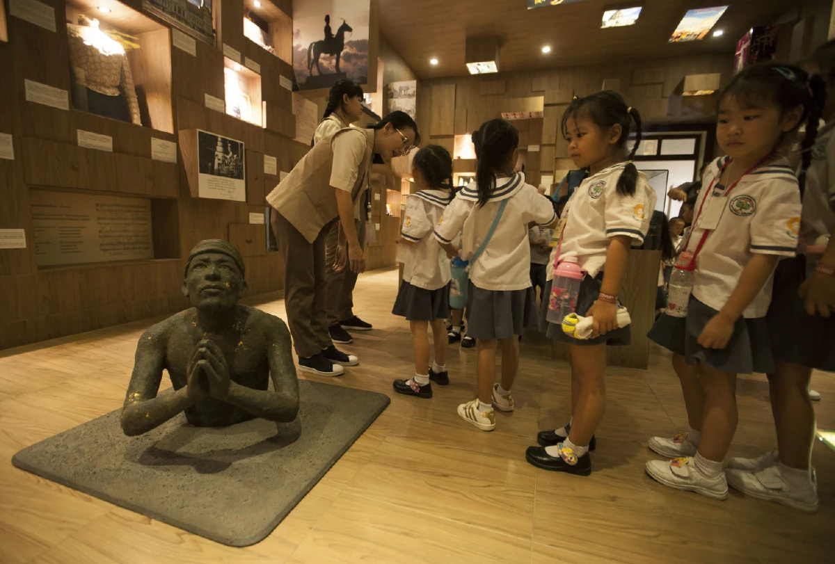 ตะลุย 10 แหล่งเรียนรู้ที่ต้องไปดูให้เห็นกับตา