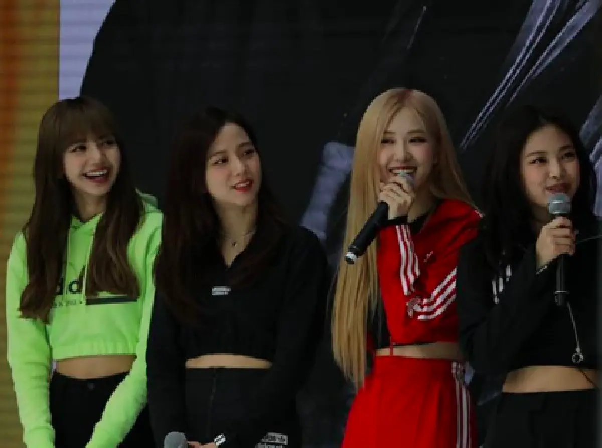 กรี๊ดลั่นเกาหลี! กับโมเมนท์ระหว่าง "David Beckham” และ 4 สาว “BLACKPINK” ในงานอีเว้นท์