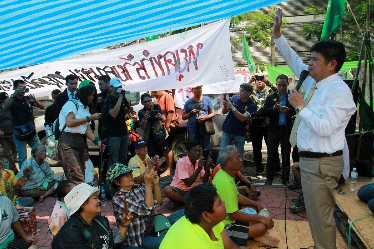 รัฐบาลส่งชุดใหญ่รุดเคลียร์ม็อบสมัชชาคนจนหน้าทำเนียบ