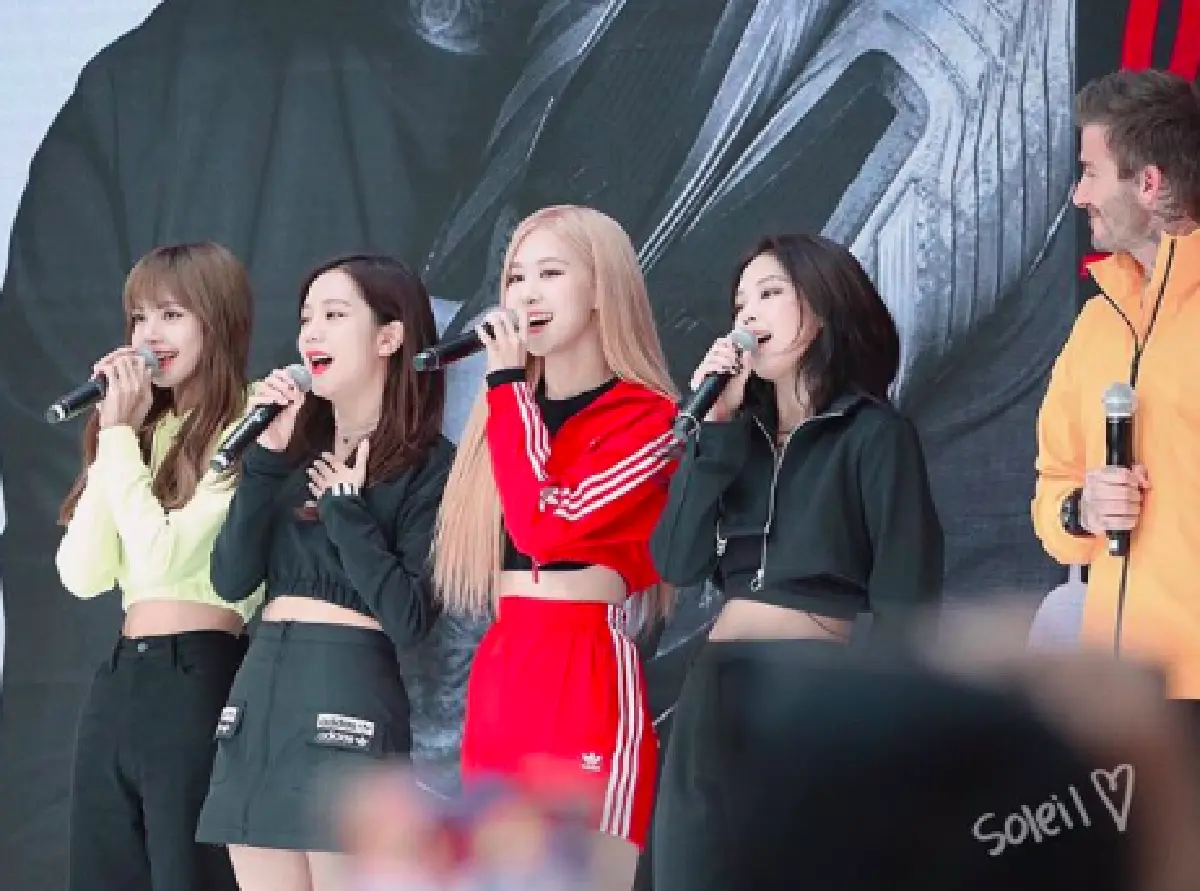 กรี๊ดลั่นเกาหลี! กับโมเมนท์ระหว่าง "David Beckham” และ 4 สาว “BLACKPINK” ในงานอีเว้นท์