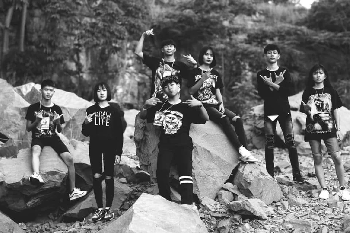 “ถ้าใจรัก เป็นหญิงก็ร็อกได้” เปิดใจ “น้องฟ้า” มือกีตาร์สาวขาร็อกแห่งวงตะโพนไทย