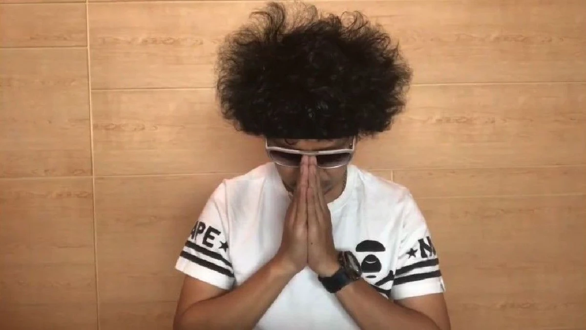 ดีเจพล่ากุ้ง ยกมือไหว้ขอโทษ หลังแซวเหยียดเพศ โยชิ วอนอย่าด่าคนอื่น