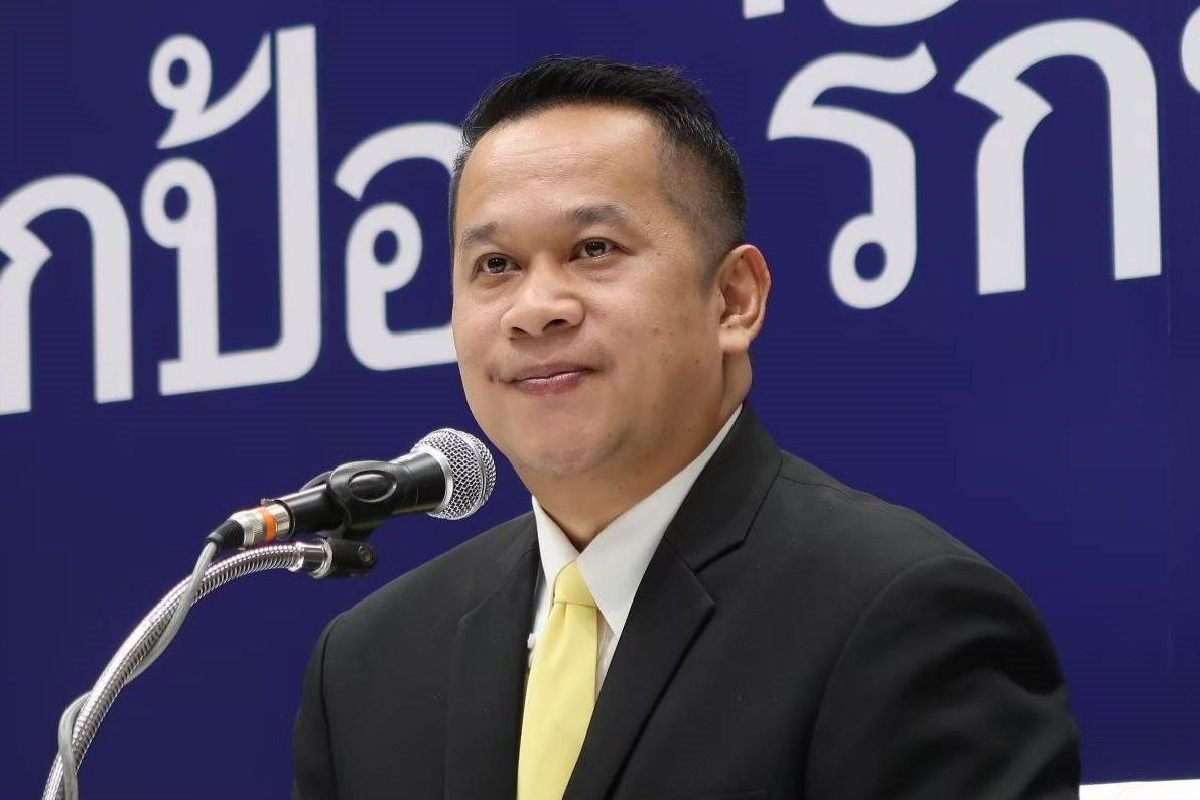 พท.โต้ผบ.ทบ.ทหารอาชีพต้องวางตัวเป็นกลางไม่เลือกข้าง พท.โต้ผบ.ทบ.ทหารอาชีพต้องวางตัวเป็นกลางไม่เลือกข้าง