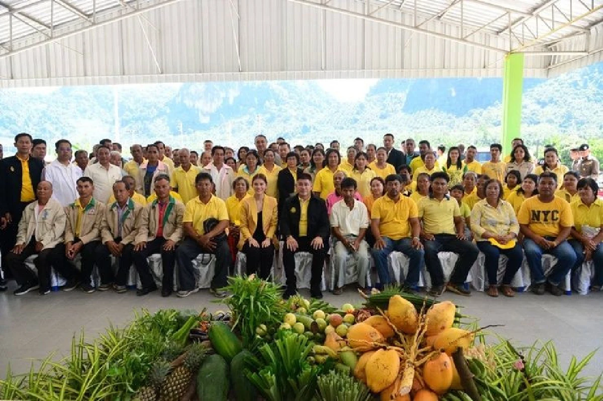 “ธรรมนัส”หนุนเกษตรแปลงใหญ่ ทำเศรษฐกิจพอเพียง จ.กระบี่