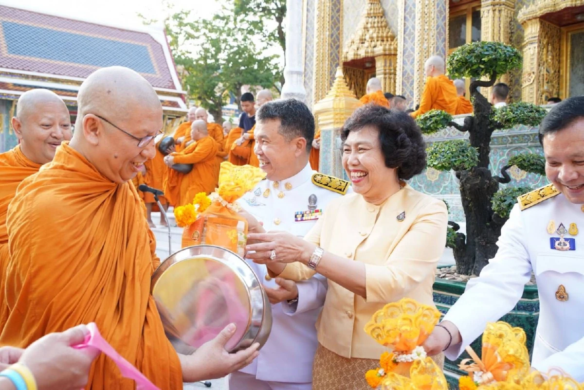 สมเด็จพระสังฆราชเสด็จทอดผ้าป่าสมทบทุน“โครงการทุนเล่าเรียนหลวงสำหรับพระสงฆ์ไทย”