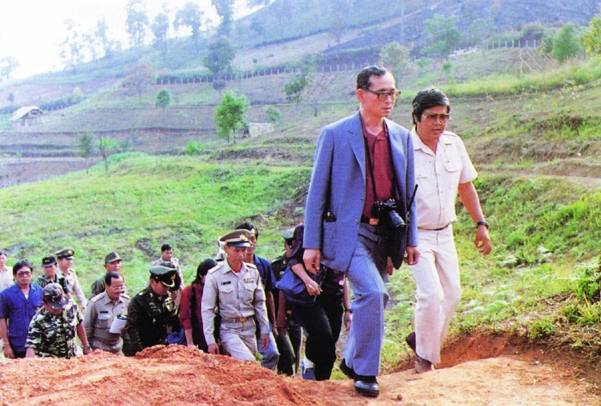 "ในหลวงรัชกาลที่9" ในความทรงจำ... เรื่องเล่าจาก "นักข่าวต่างชาติ"