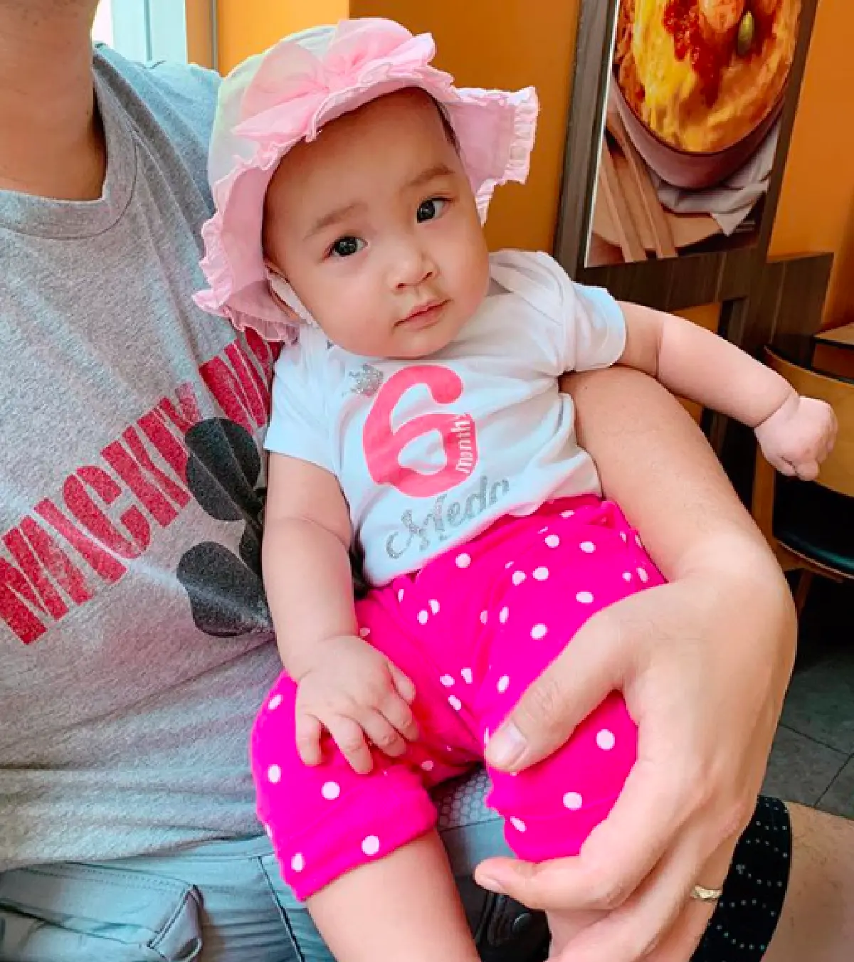“น้องเมดา” ลูกสาว “เจมส์-ครูก้อย” อายุแค่ 6 เดือนกว่า แต่แววความสวยออร่ามาเต็ม