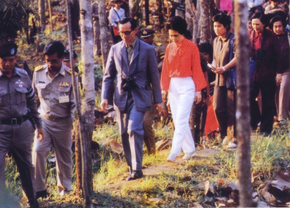 "ในหลวงรัชกาลที่9" ในความทรงจำ... เรื่องเล่าจาก "นักข่าวต่างชาติ"