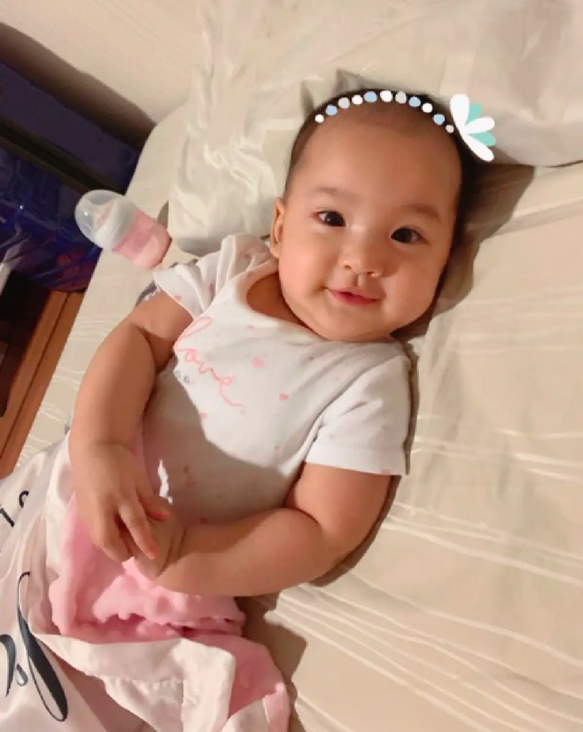 “น้องเมดา” ลูกสาว “เจมส์-ครูก้อย” อายุแค่ 6 เดือนกว่า แต่แววความสวยออร่ามาเต็ม