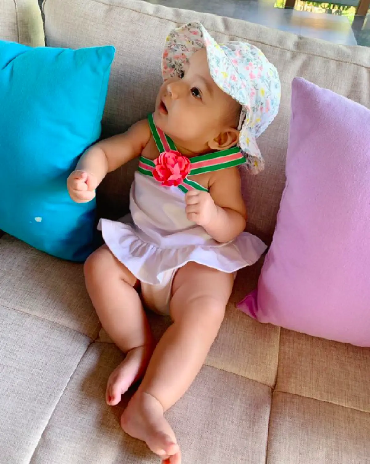 “น้องเมดา” ลูกสาว “เจมส์-ครูก้อย” อายุแค่ 6 เดือนกว่า แต่แววความสวยออร่ามาเต็ม