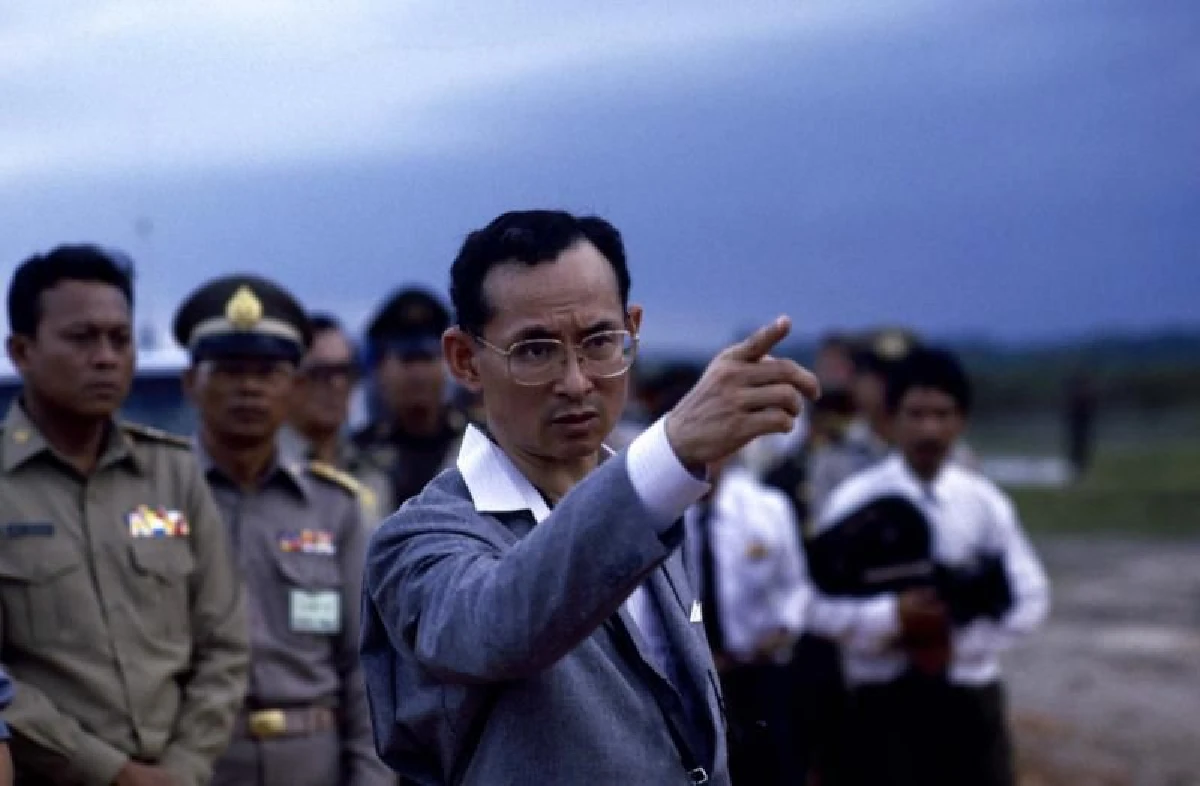 "ในหลวงรัชกาลที่9" ในความทรงจำ... เรื่องเล่าจาก "นักข่าวต่างชาติ"