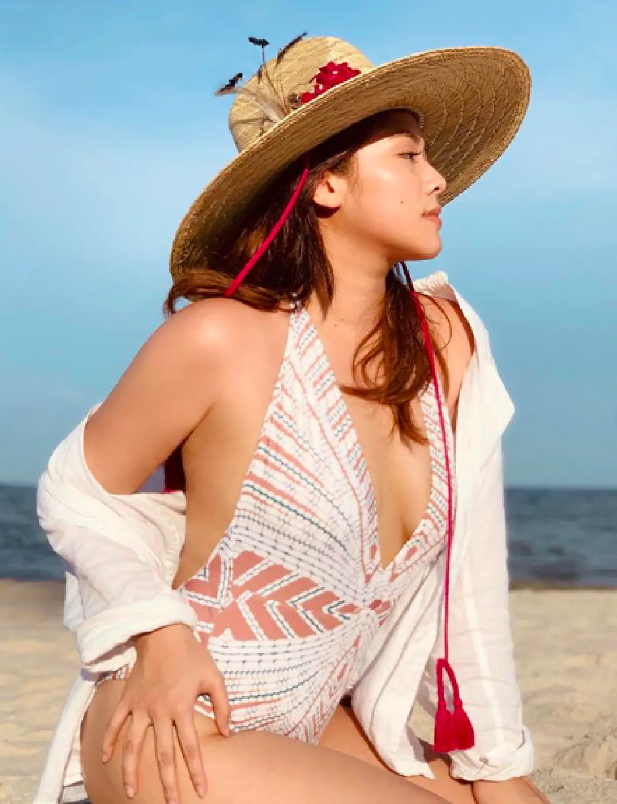 แซ่บร้อนแรง  x 2 "แพร วทานิกา" ควงน้องสาว "เพ็บ นัยน์ชนก" อวดความฮอตในชุดบิกินี่ลายเสือ