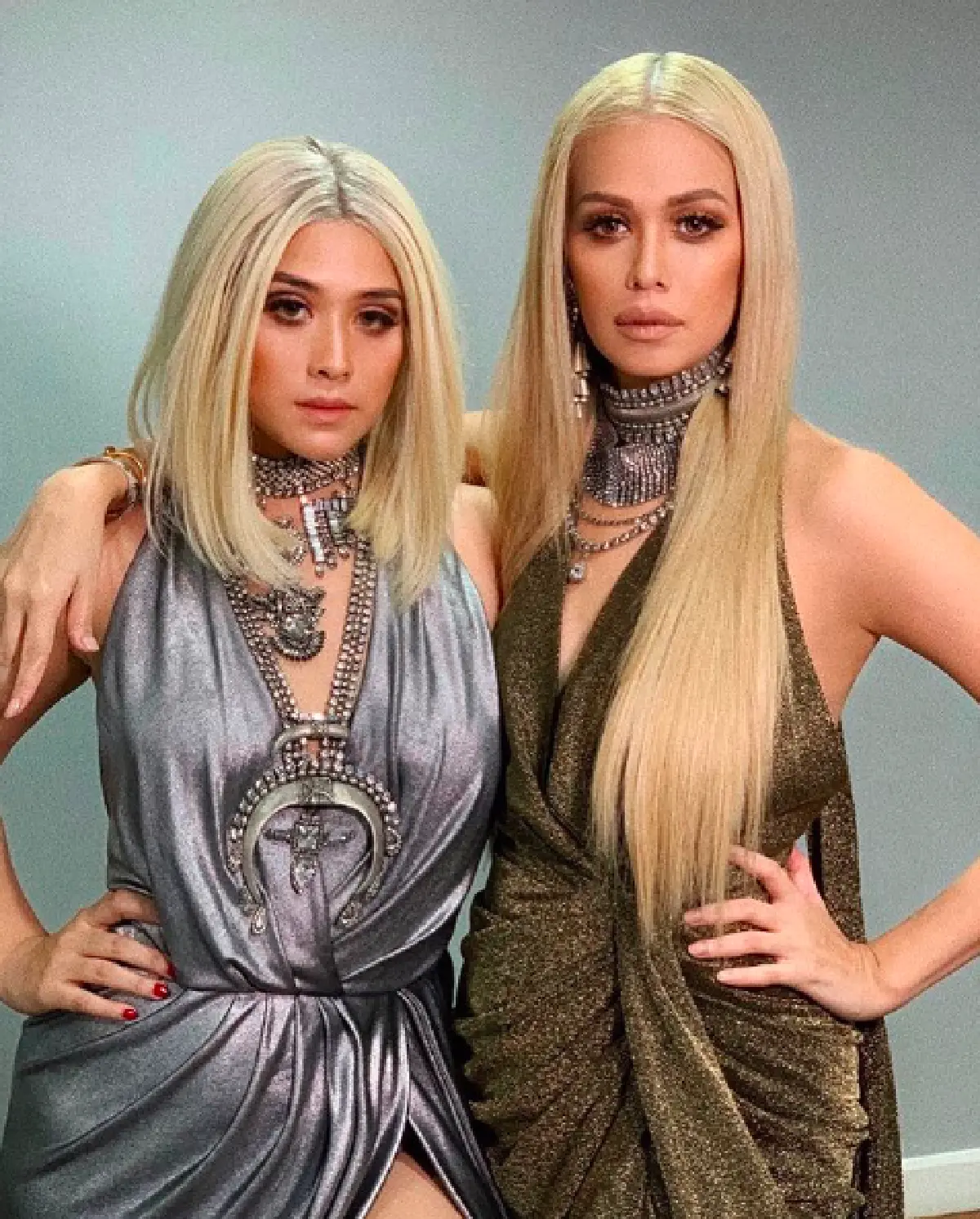 แซ่บร้อนแรง  x 2 "แพร วทานิกา" ควงน้องสาว "เพ็บ นัยน์ชนก" อวดความฮอตในชุดบิกินี่ลายเสือ