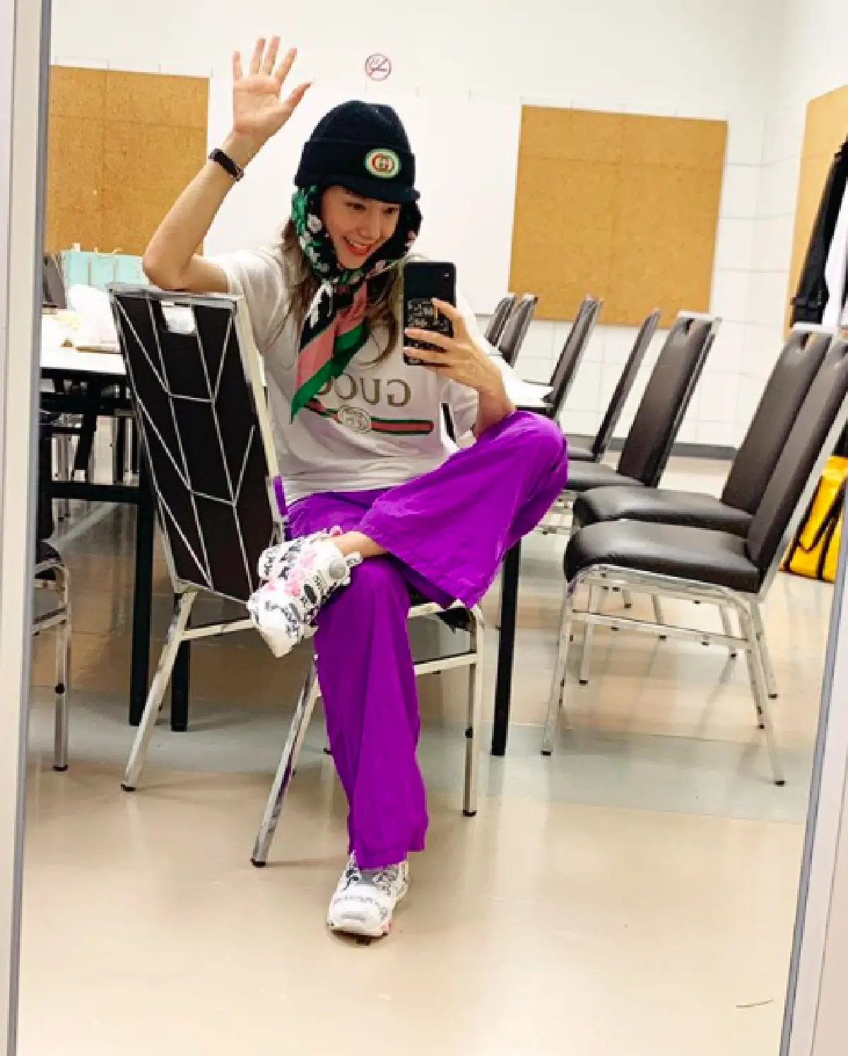 ส่องภาพ "ไอซ์ อภิษฎา" สวยหรูไปอีกแบบกับชุดเรียบร้อยแต่สะดุดตา!