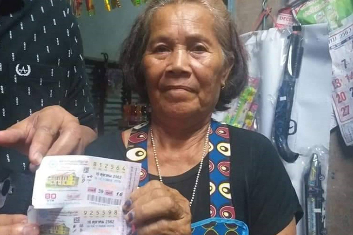 พบคนดวงดีถูกหวยรางวัลที่ 1 อีก 2 รายซ้อนได้โชคจากความฝัน พบคนดวงดีถูกหวยรางวัลที่ 1 อีก 2 รายซ้อนได้โชคจากความฝัน