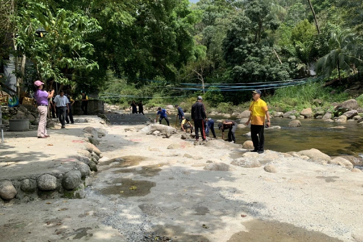 ผู้ประกอบการทุบเทคอนกรีตล้ำคลองบ้านคีรีวง-เจ้าท่าแจ้งความเอาผิด