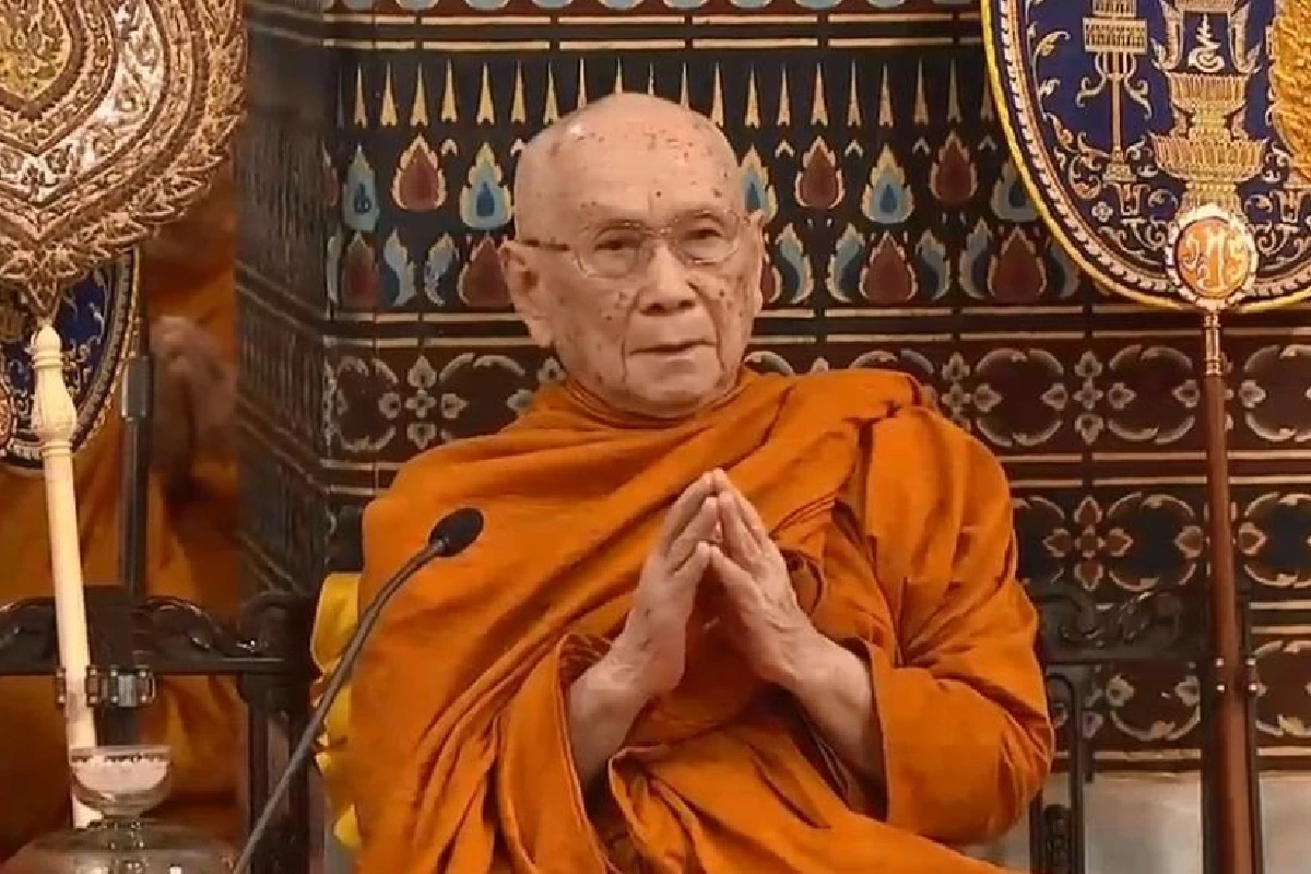 ถวายพระราชสมัญญาร.4เป็นพระสยามเทวมหามกุฏวิทยมหาราช