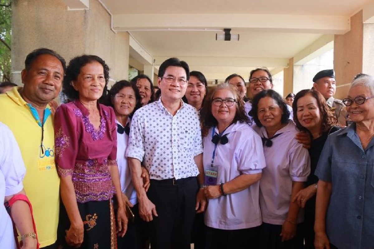 ปชป.ใช้กลยุทธ์ดาวกระจายระดมพลโค้งสุดท้ายเลือกตั้งซ่อมนครปฐม ปชป.ใช้กลยุทธ์ดาวกระจายระดมพลโค้งสุดท้ายเลือกตั้งซ่อมนครปฐม