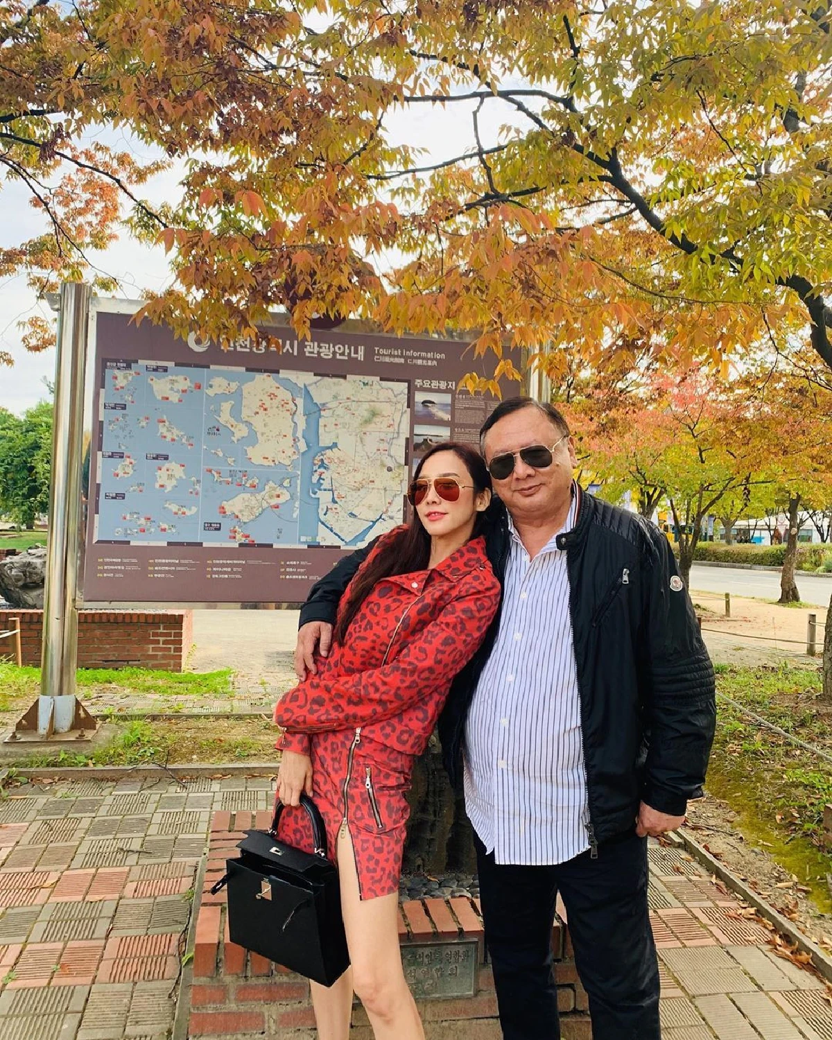 อั้ม พัชราภา เผยคลิปน่ารัก! เต้นริมถนนกับคุณพ่ออย่างสนุกสนานที่เกาหลี (คลิป)