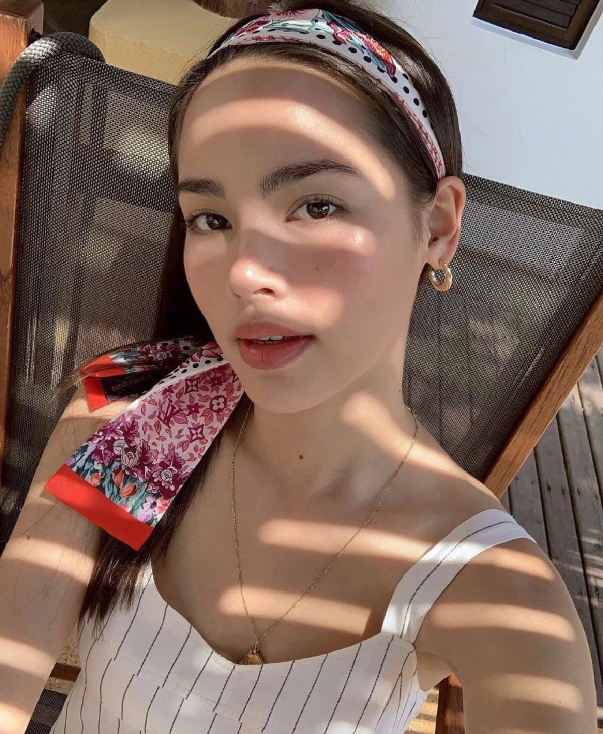 เซ็กซี่เบาๆ! ญาญ่า อุรัสยา อวดลุคสวยสบายๆริมทะเล