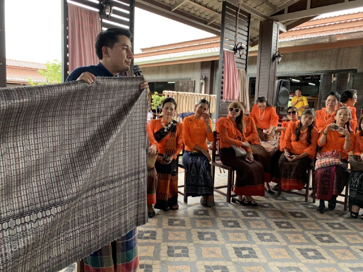 นำร่องเมืองอุดรธานีปลุกคนไทยสวมใส่ผ้าไทยกระตุ้นเศรษฐกิจชุมชน