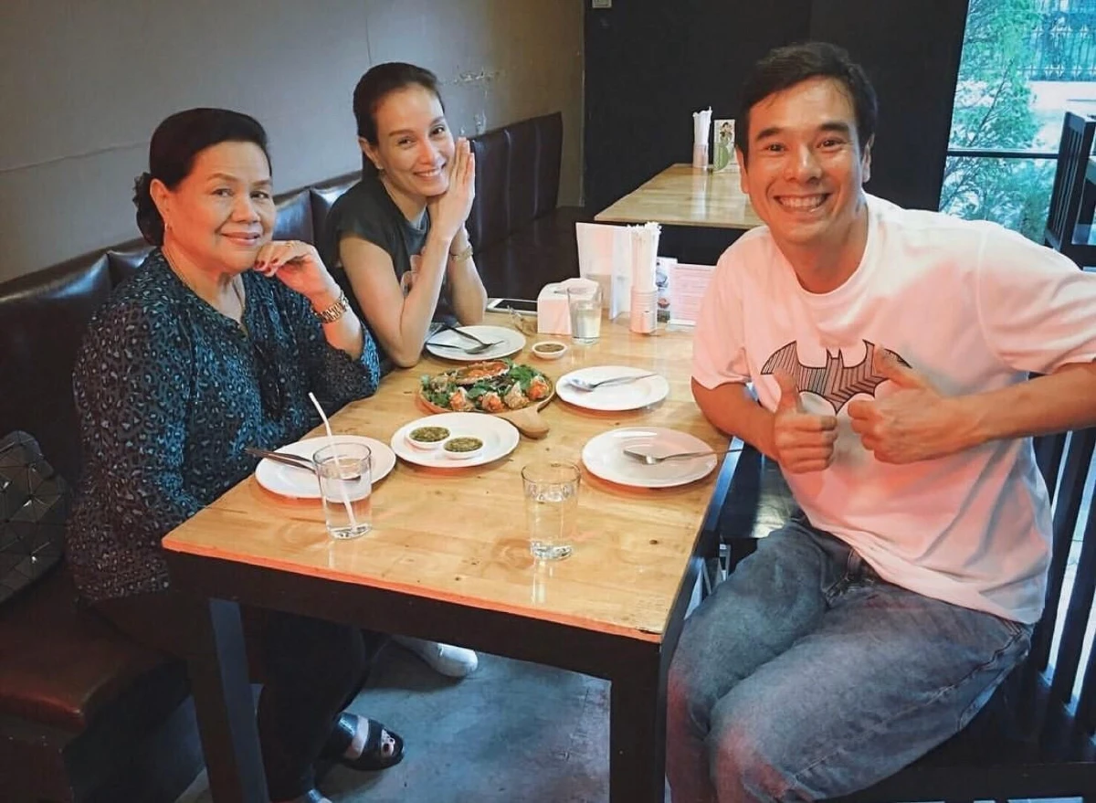 น้องพี่ที่รัก! อ่ำ อัมรินทร์-อุ๋ม อาภาศิริ เผยภาพโมเมนต์น่ารักๆให้แฟนๆได้ยิ้มตาม