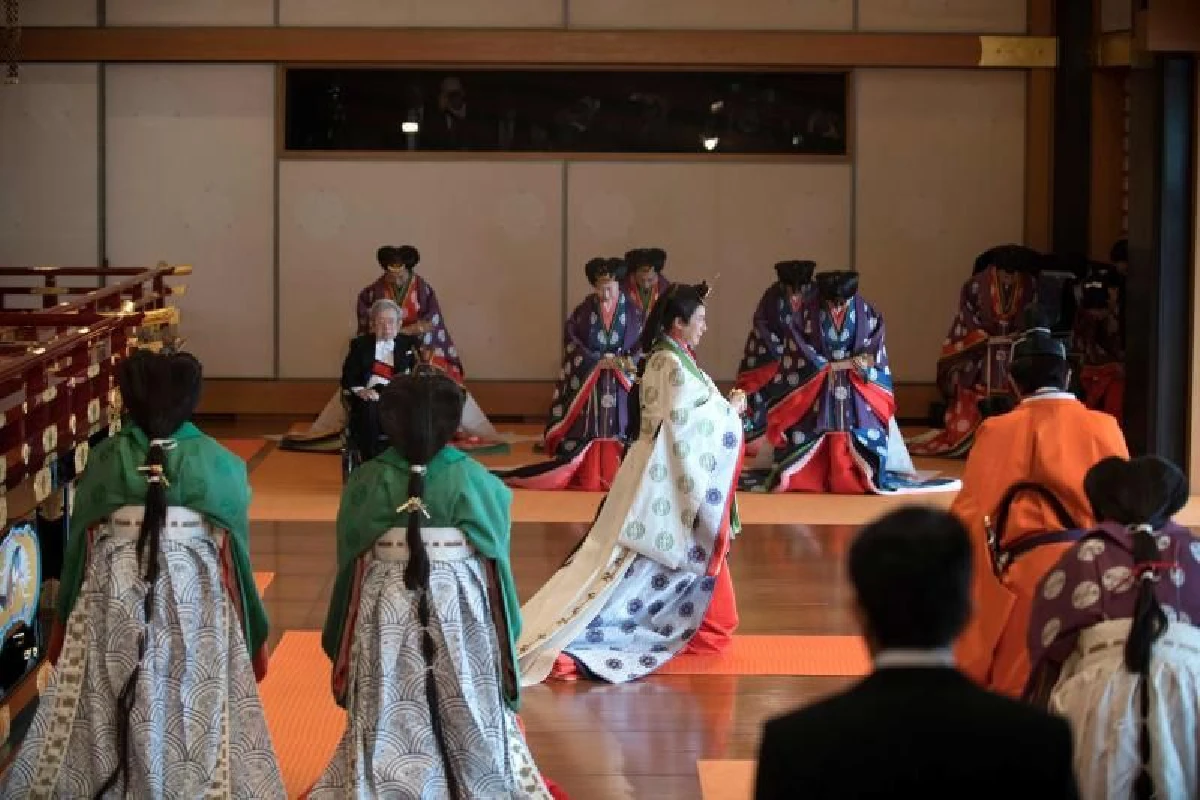 ประมวลภาพทรงคุณค่า พระจักรพรรดินารูฮิโตะเสด็จขึ้นครองราชย์อย่างเป็นทางการ