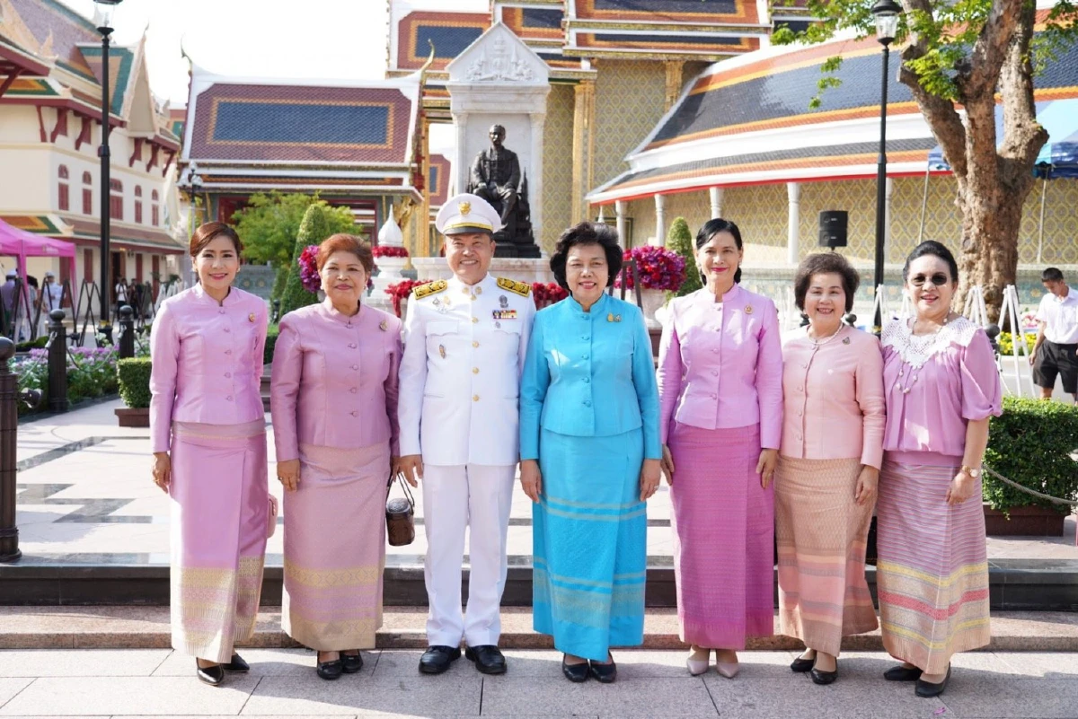 สภาสตรีแห่งชาติฯวางพวงมาลาน้อมรำลึกเนื่องในวันคล้ายวันสวรรคต ร.5