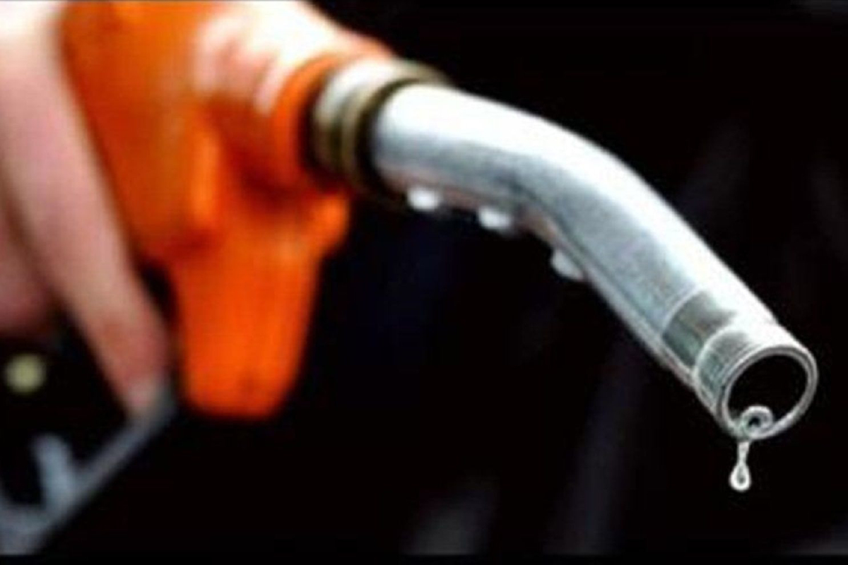 รอก่อน !! พรุ่งนี้ค่อยแวะปั๊ม น้ำมันลดราคาทุกชนิด 30 สต. รอก่อน !! พรุ่งนี้ค่อยแวะปั๊ม น้ำมันลดราคาทุกชนิด 30 สต.