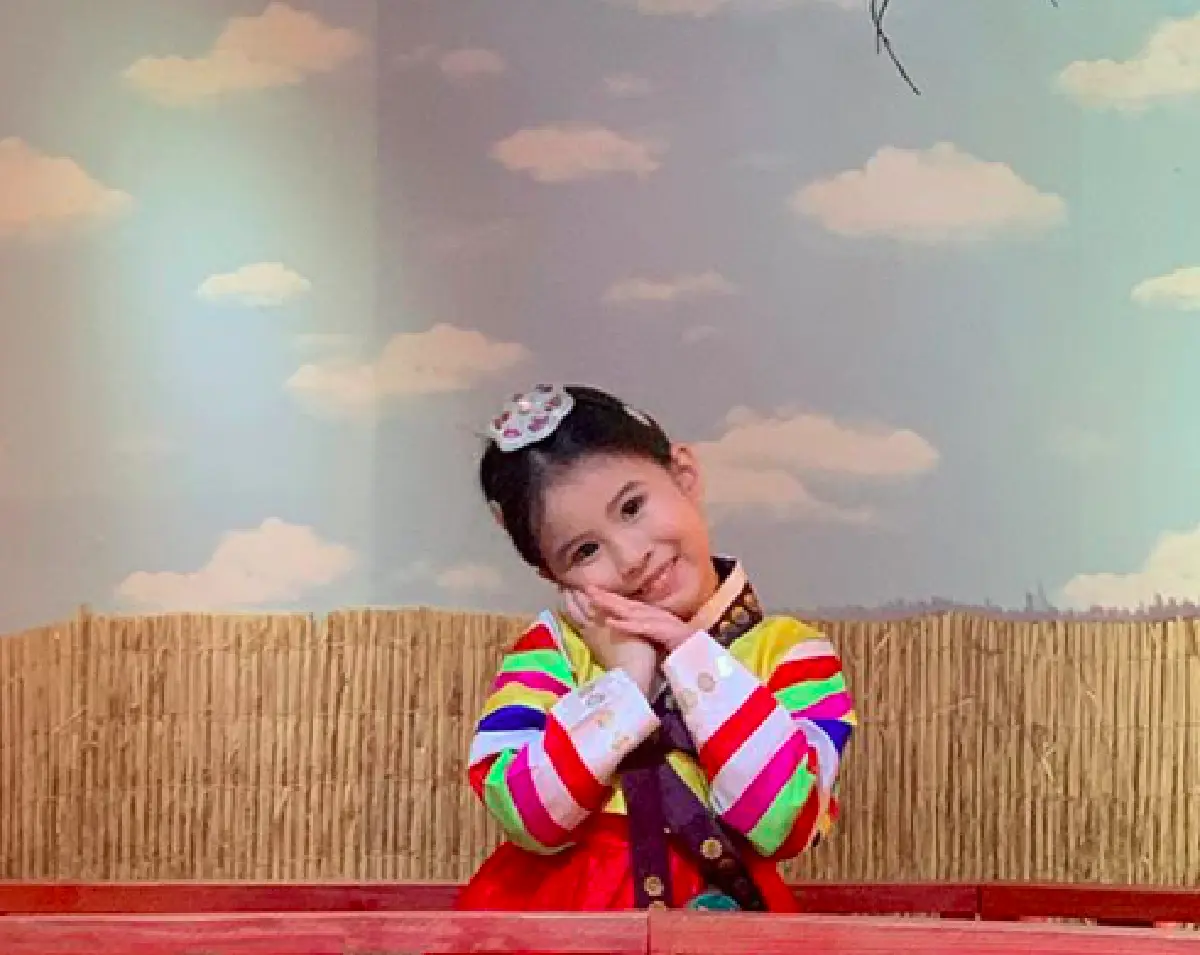 คู่หูต่างวัย! "แม่เมย์-น้องมายู" สวมชุดฮันบกกันแบบจัดเต็ม น่ารักที่สุด