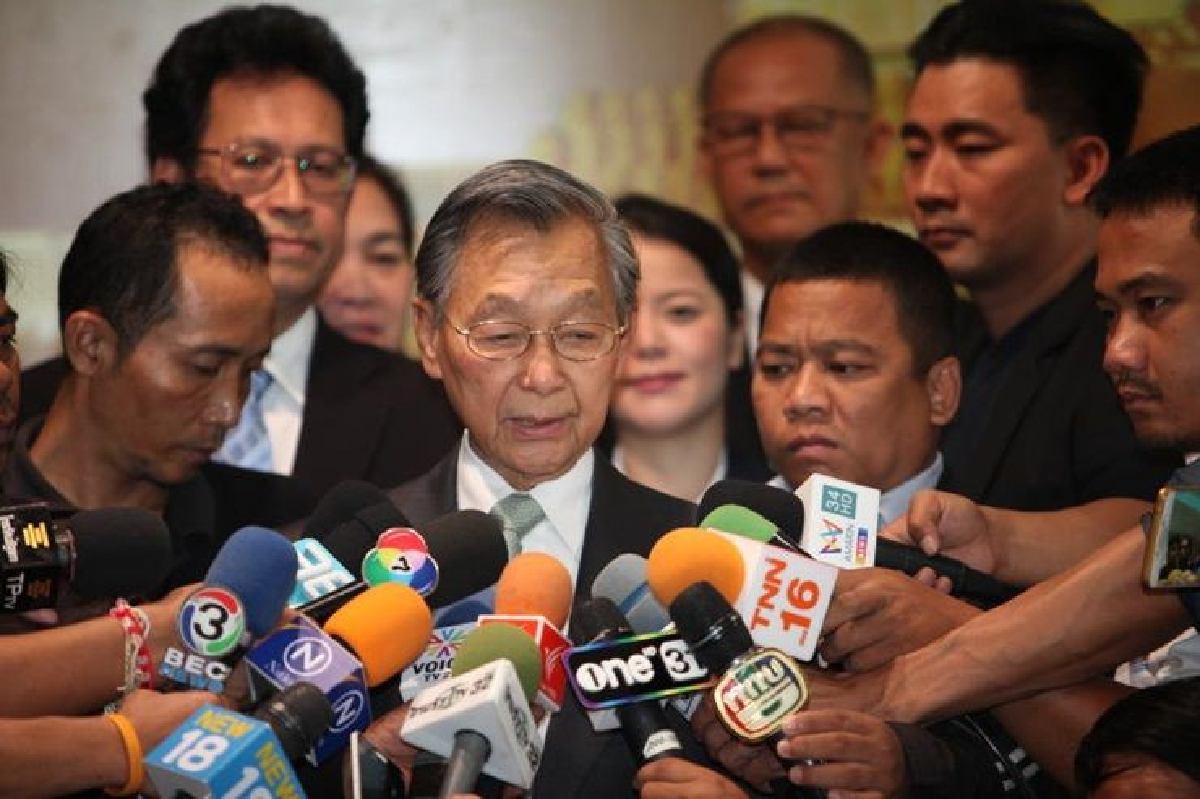 "ชวน"ชี้ "ธนาธร"นั่งกมธ.งบฯ ได้ แต่หมดสิทธิ์โหวต "ชวน"ชี้ "ธนาธร"นั่งกมธ.งบฯ ได้ แต่หมดสิทธิ์โหวต