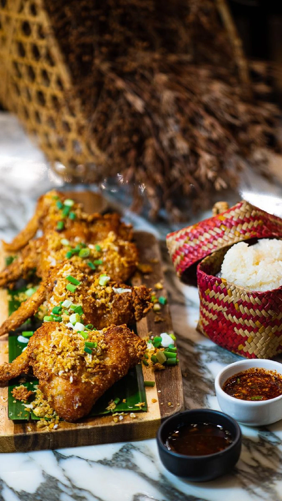 พิสูจน์ความจัดจ้านที่แซ่บมานานกว่า 20 ปี ที่ร้าน 'ส้มตำนัว'