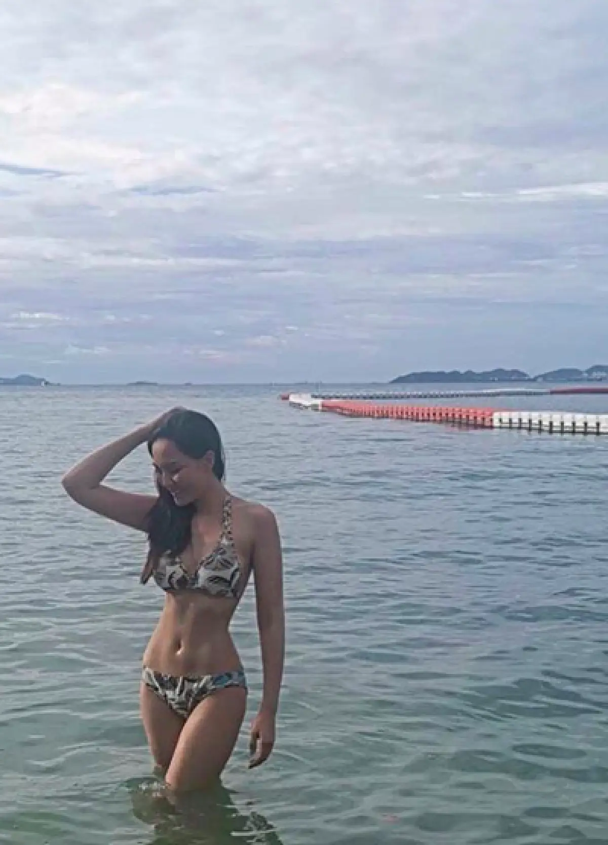 "ฌาร์ม ไอยวริญท์” ฮอตทะเลเดือด! นุ่งบิกินี่อวดกล้ามหน้าท้องสุดปั๊วะ