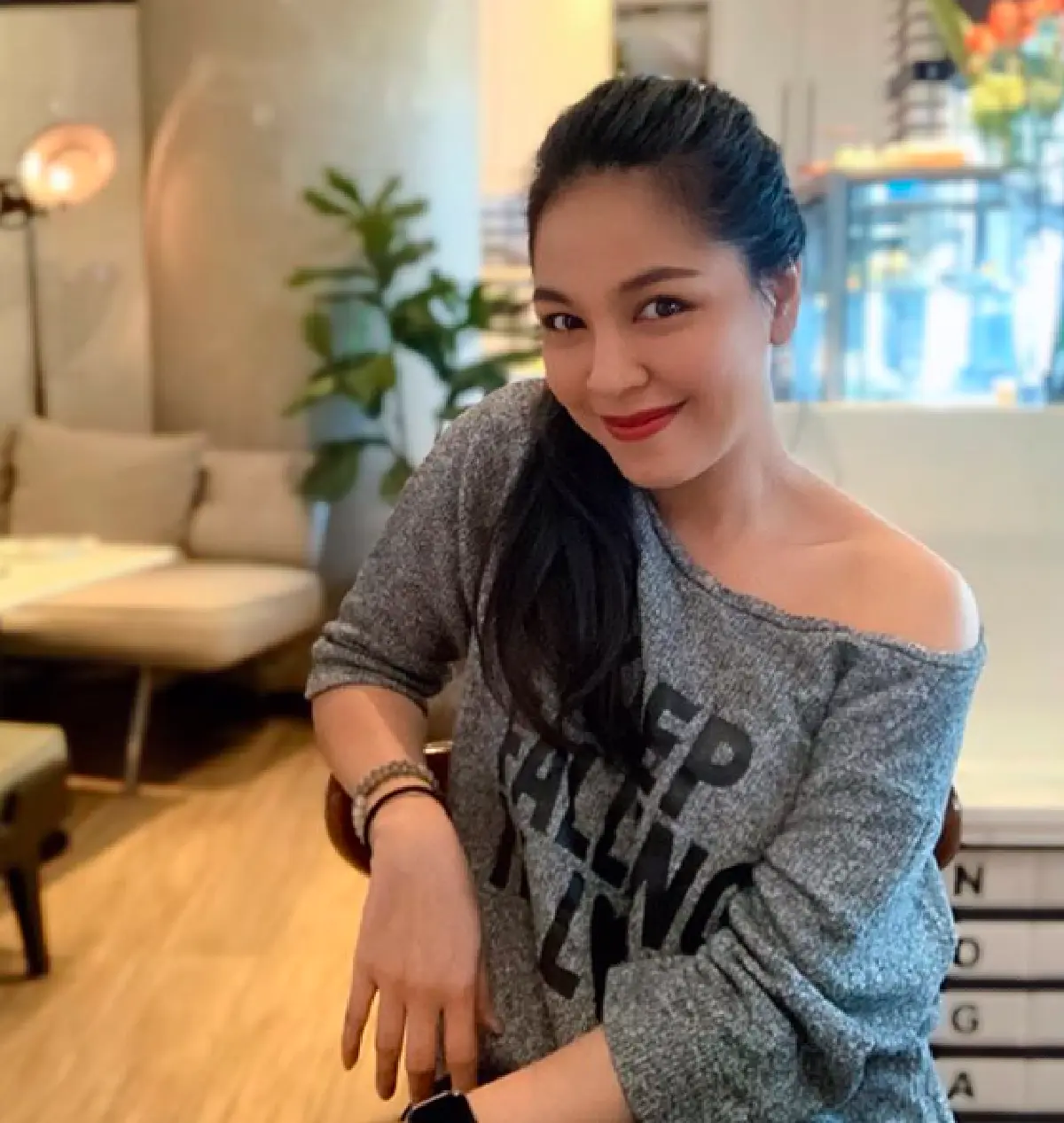 "จอย ศิริลักษณ์” รักหวาน! โพสต์แหวนนิ้วนางข้างซ้าย พร้อมข้อความสุดซึ้งถึงแฟนหนุ่ม