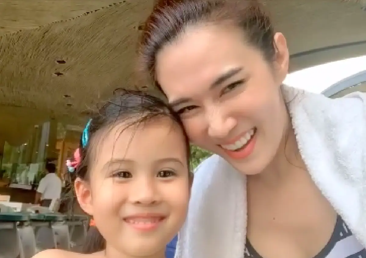 ภาพที่รอคอย! “เมย์ ปทิดา” เผยภาพสุดอบอุ่นพร้อมหน้า “หนุ่ม กรรชัย-น้องมายู” เที่ยวทะเล