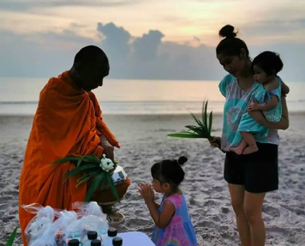 "เบนซ์ พรชิตา” เที่ยวหัวหินกับครอบครัว ไม่วายคว้าทูพีชมาใส่โชว์แผ่นหลังสุดแซ่บ