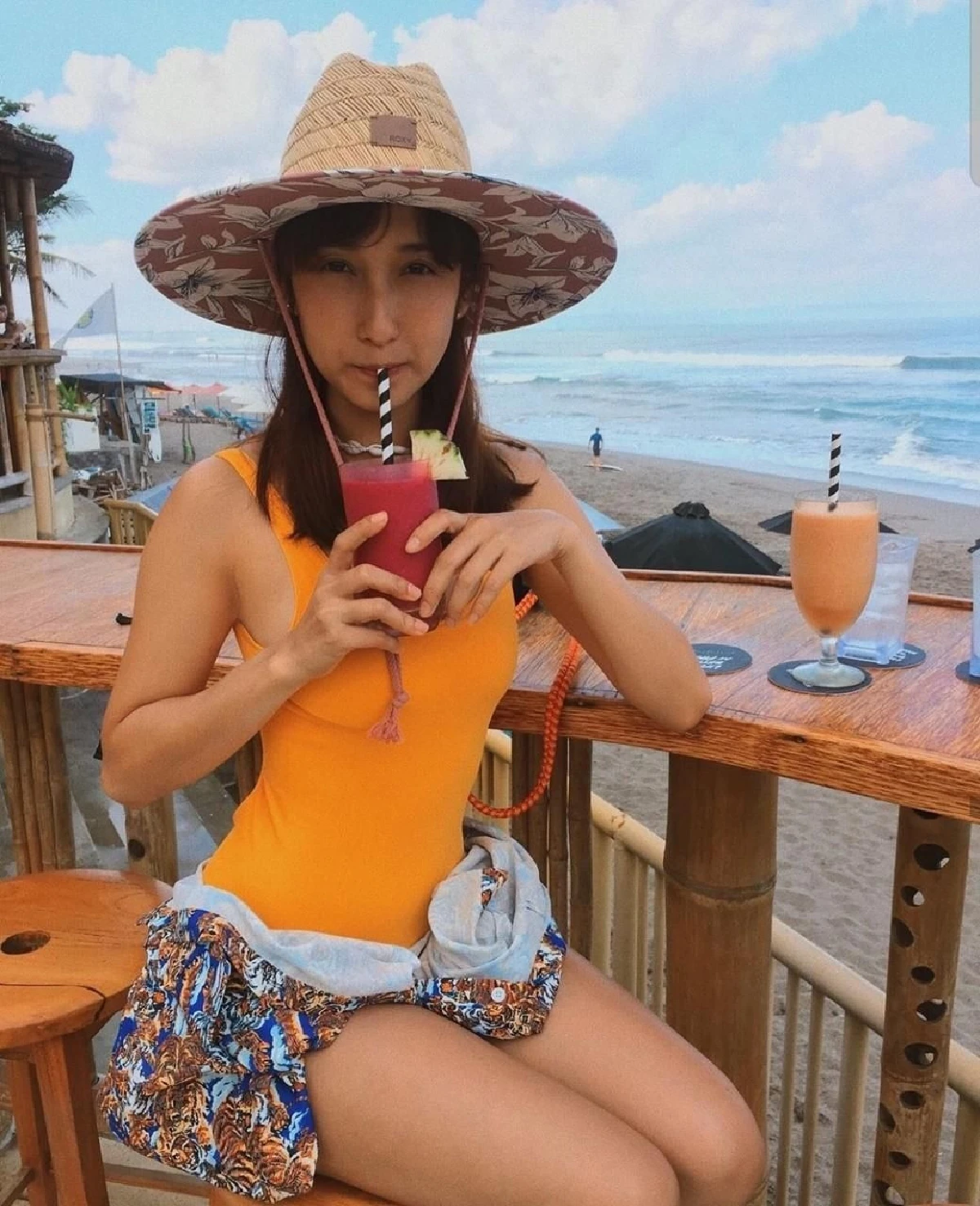 "เจี๊ยบ ชมพูนุช” อายุ 36 หน้าเด็กมากแถมยังสดใสสุดๆ ในชุดว่ายน้ำ