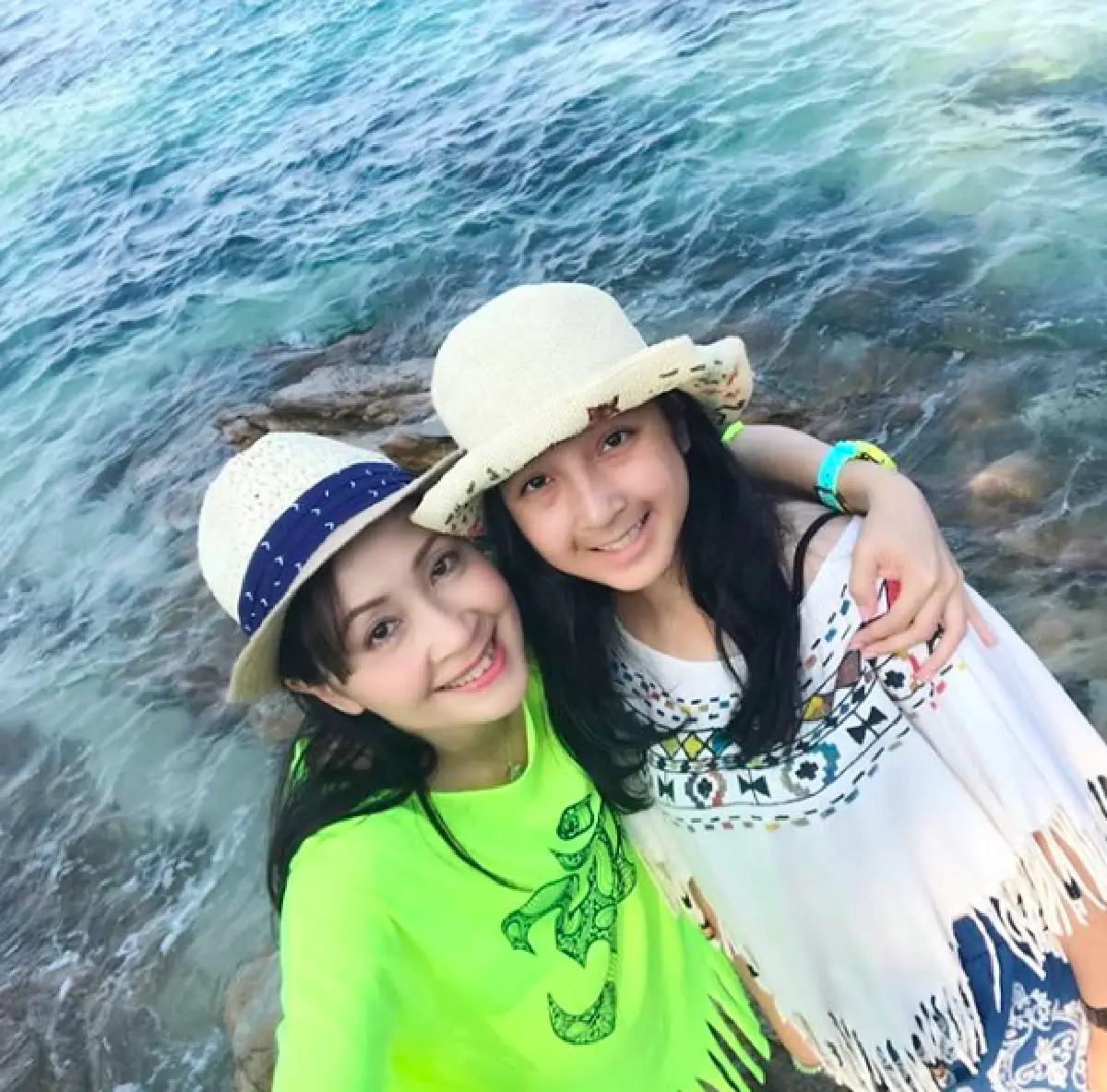 "กวาง กมลชนก" เผยภาพลูกชาย "น้องเน็ต”  ขึ้นจากทะเลได้หล่อมาก สาวๆ กรี๊ดสลบทีเดียว