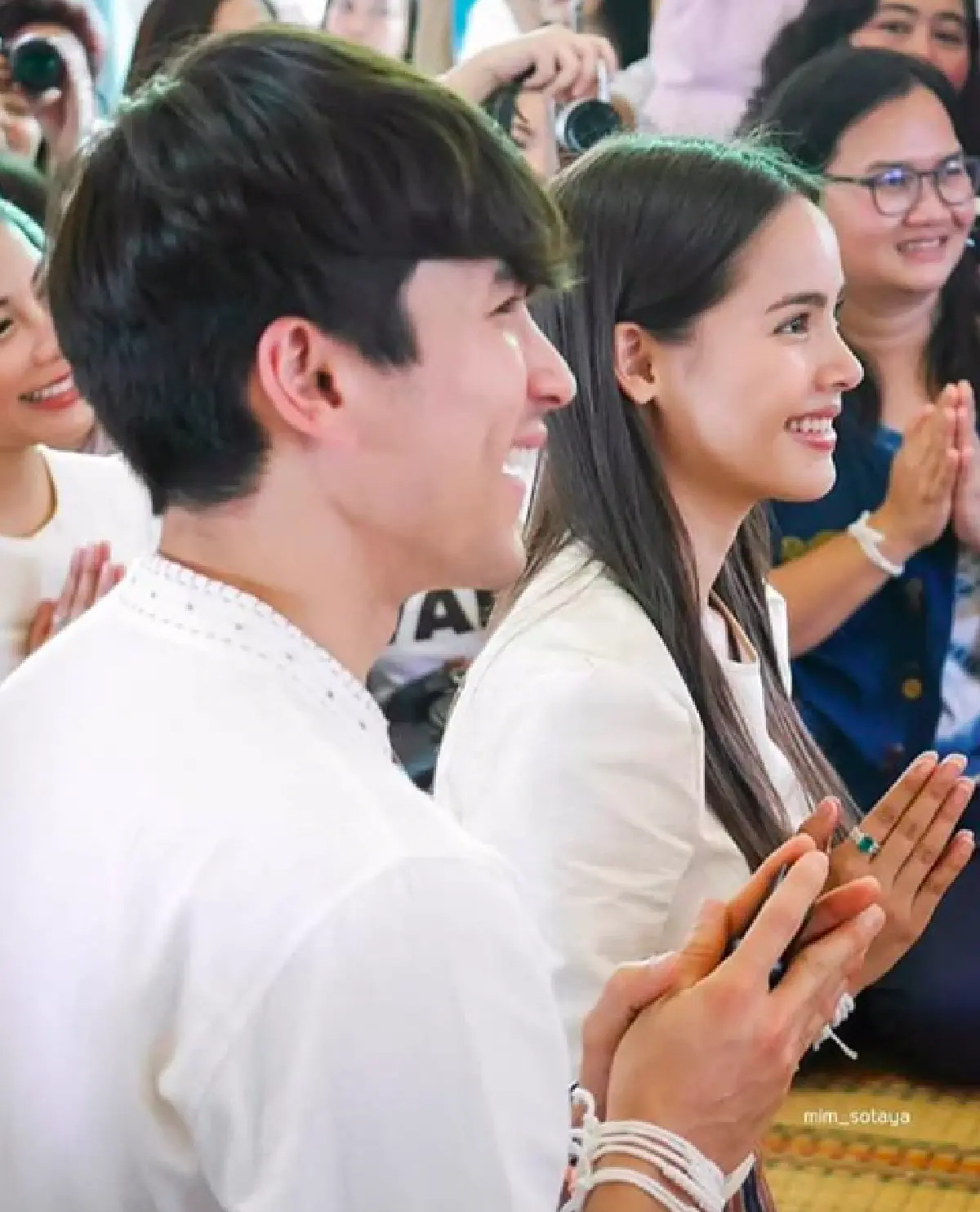 "ณเดชน์-ญาญ่า” เกี่ยวก้อยทำบุญกฐินประจำปี ได้เงินเข้าวัดกว่า 2 ล้านบาท