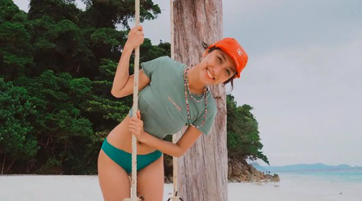 "เจี๊ยบ ชมพูนุช” อายุ 36 หน้าเด็กมากแถมยังสดใสสุดๆ ในชุดว่ายน้ำ